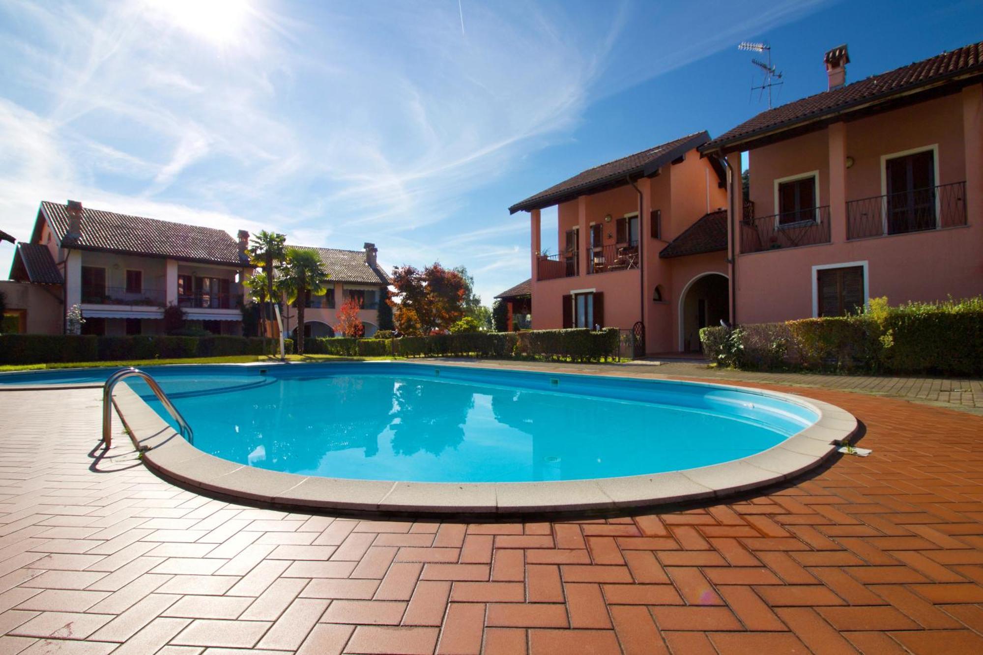 Sunflower Relax Pool And Terrace - Happy Rentals Lesa Exterior photo