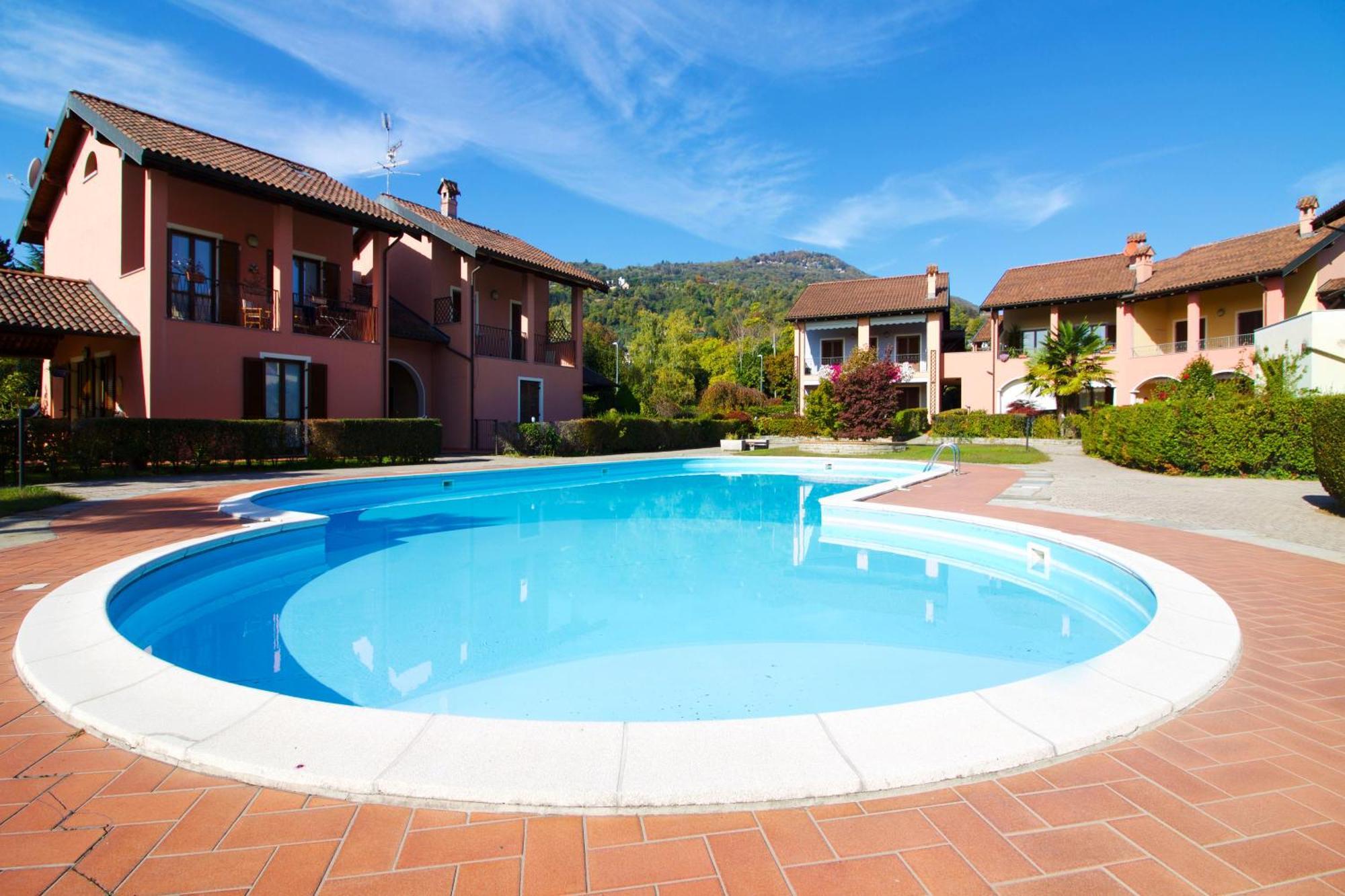 Sunflower Relax Pool And Terrace - Happy Rentals Lesa Exterior photo