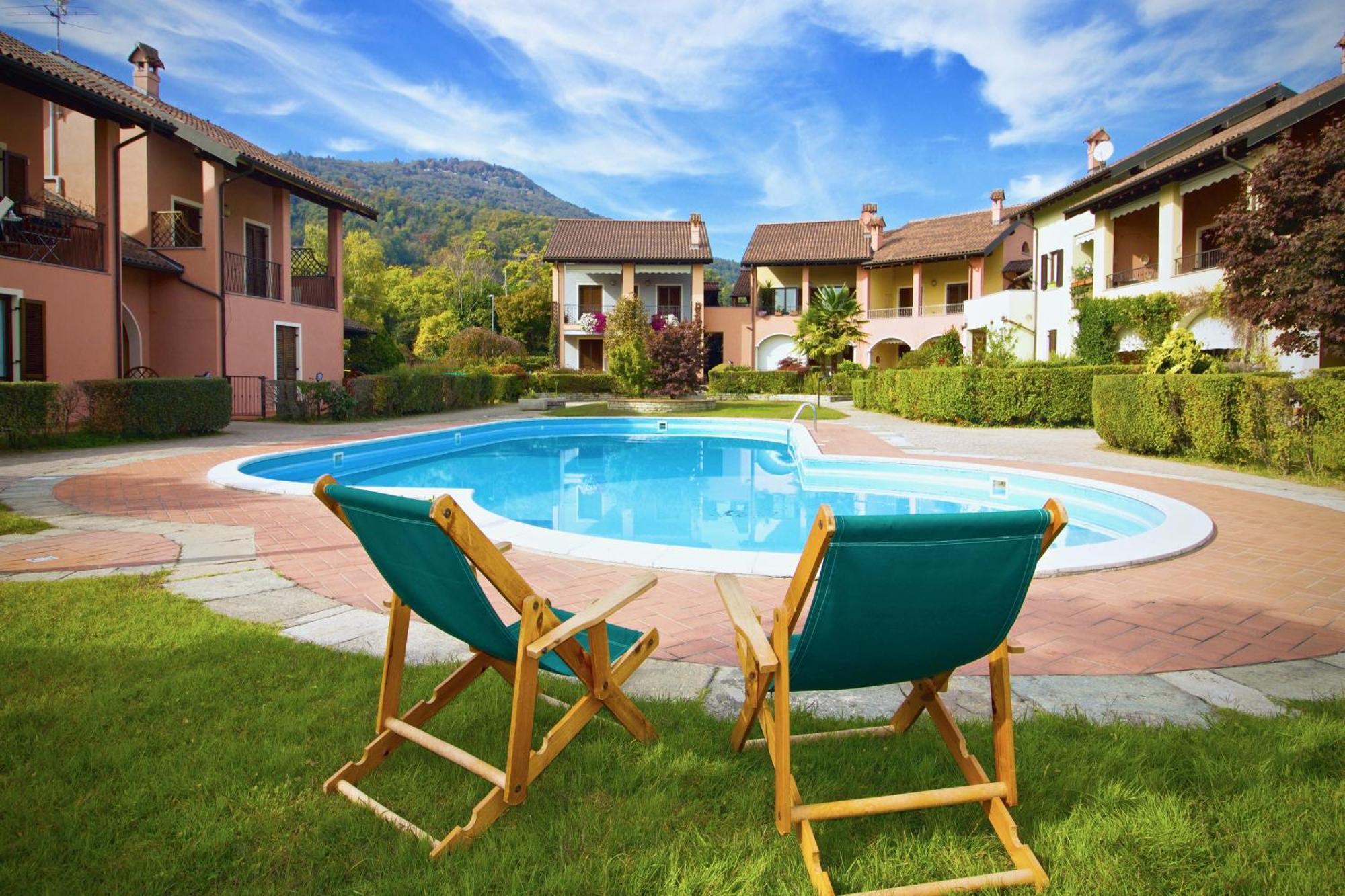 Sunflower Relax Pool And Terrace - Happy Rentals Lesa Exterior photo