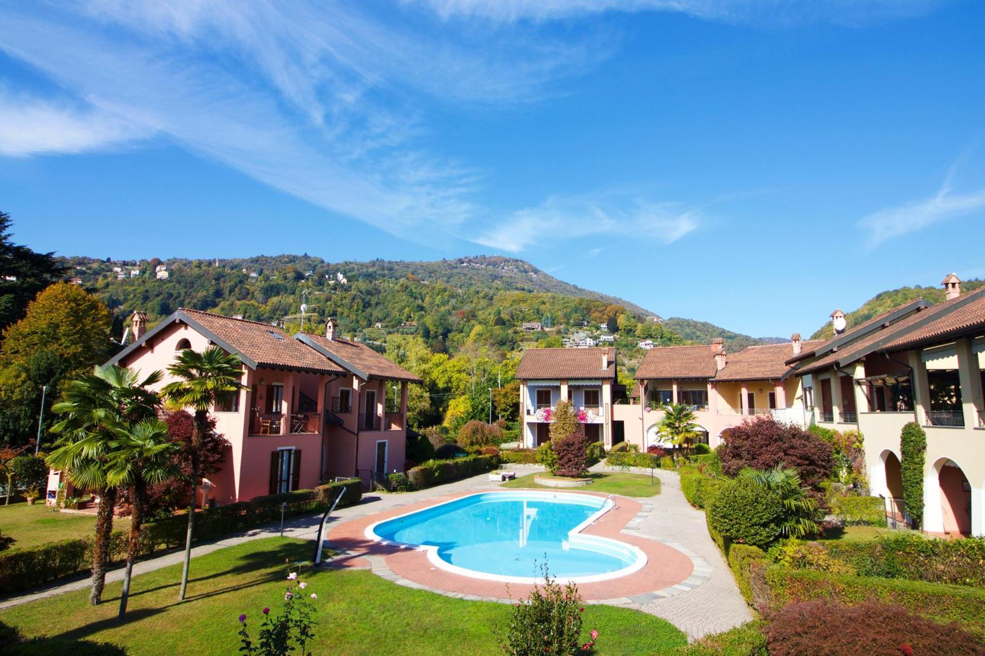 Sunflower Relax Pool And Terrace - Happy Rentals Lesa Exterior photo
